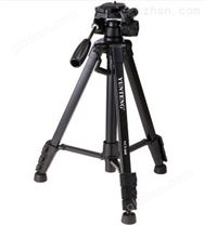 云腾668三脚架采用三维阻尼云台，支持竖拍，配送有三脚架背包，方便外出携带。